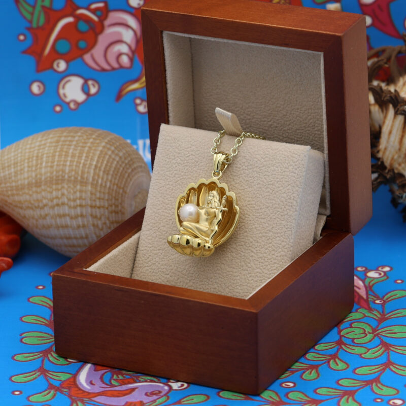 Oceana’s Pearl Pendant in A Beautiful JewelryThis Wood Gift Box