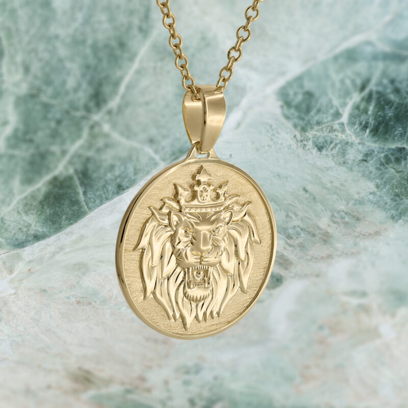 Pendant with brushed background 