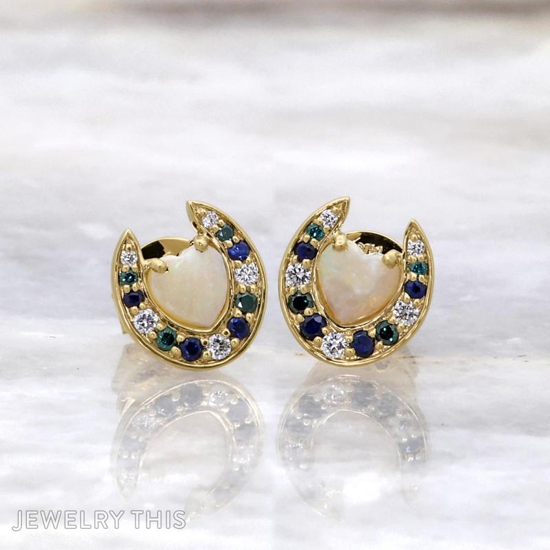 Dimond horse shoe earrings yellow gold animal