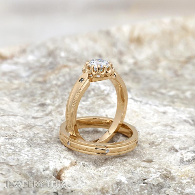 vintage scalloped illusion star