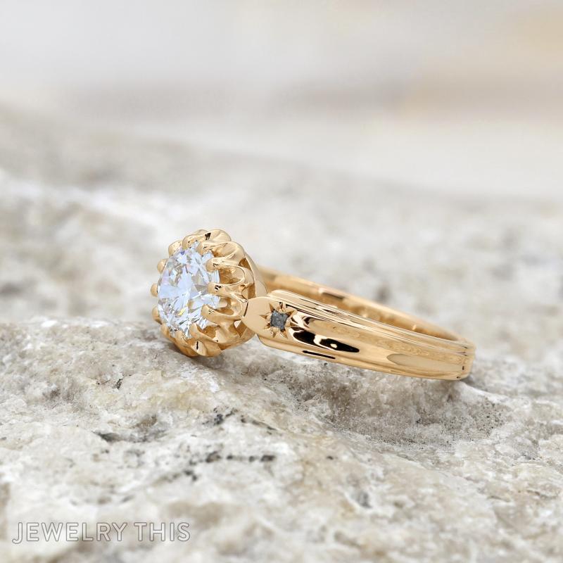 vintage scalloped illusion star