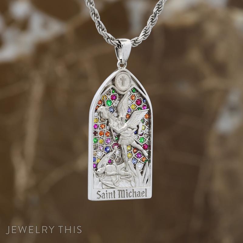 saint pendant